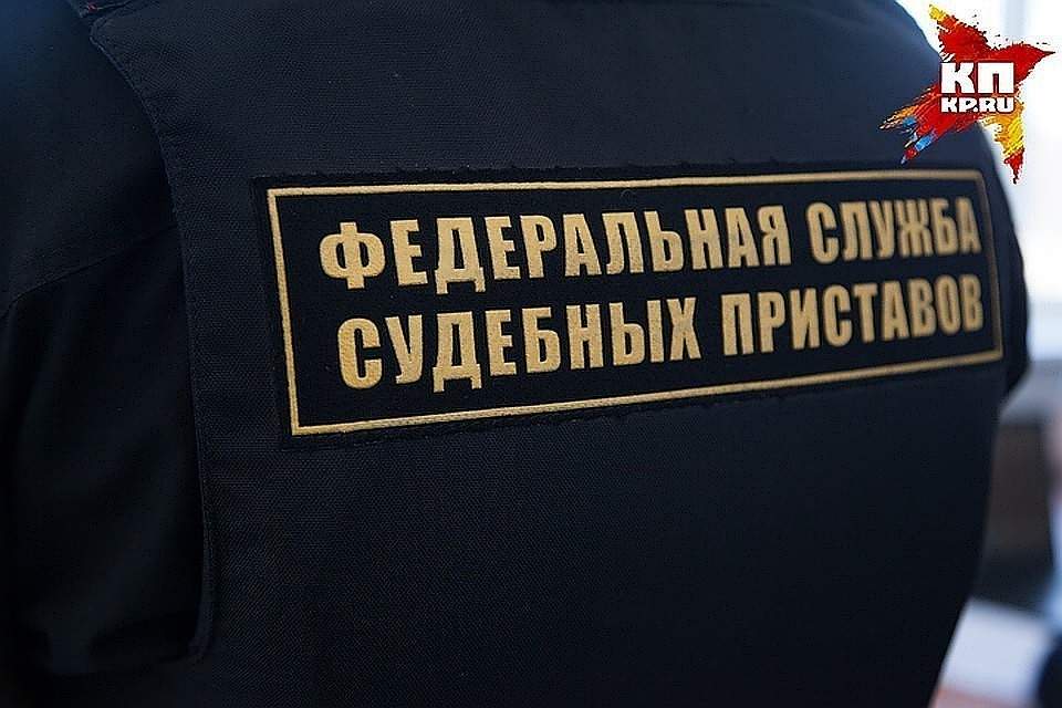 Многочисленные попытки судебных приставов вернуть женщину на "истинный путь" не возымели действия