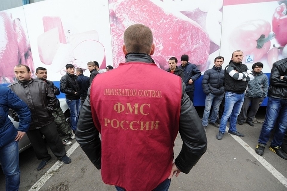 Наш гражданин нарушил миграционное законодательство РФ.