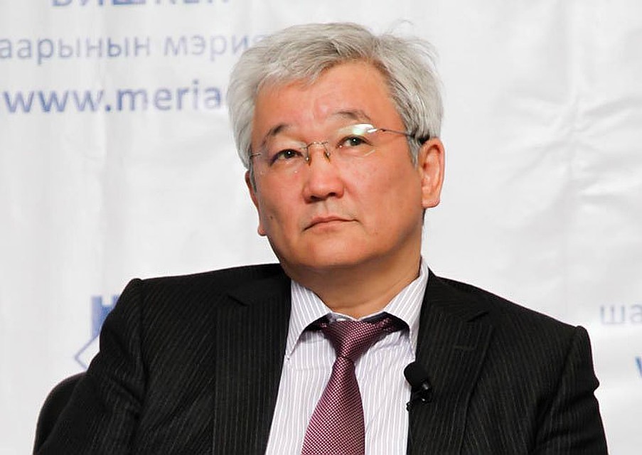 Экс-мэра Кубанычбека Кулматова обвиняют в коррупции. Он находится под стражей с 5 июня этого года.