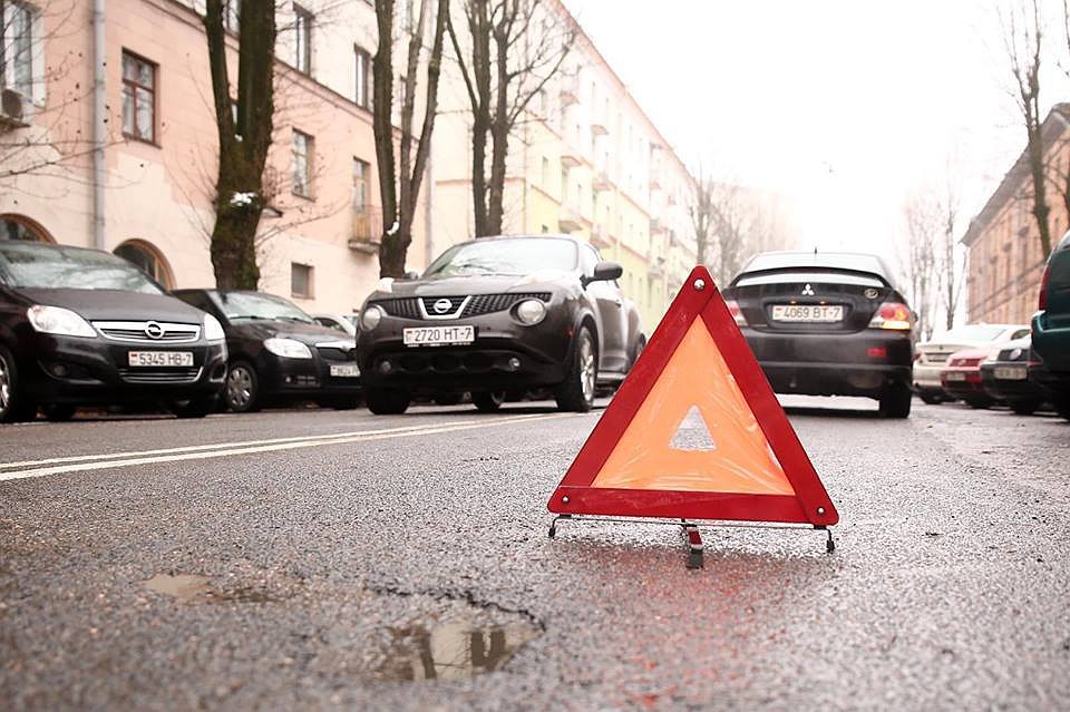 В Столинском районе микроавтобус насмерть сбил велосипедиста.