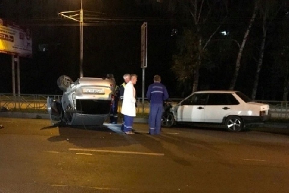 Виной всему, по мнению горожан, слишком высокая скорость автомобиля и слишком высокая самоуверенность водителя «девятки».