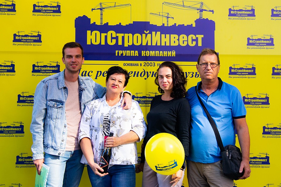 После подписания договора 207 семей стали счастливыми обладателями собственного жилья.