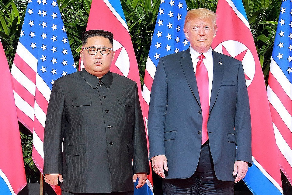 Ким Чен Ын и Дональд Трамп перед началом переговоров в Сингапуре, 12 июня 2018 года