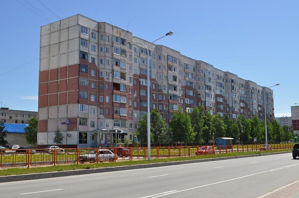 На улице Чапаева в створе улиц Северной и Интернациональной продолжаются работы по капитальному ремонту самотечного коллектора