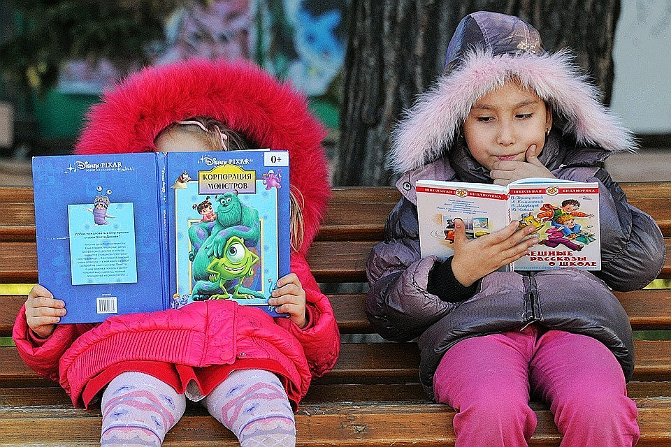 Интересные книги прививают любовь к чтению.