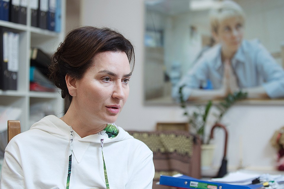 Ксения Соколова во время интервью агентству ТАСС, 2017 год. ФОТО Стоян Васев/ТАСС