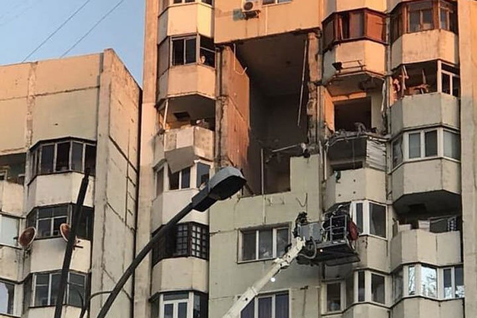 По мнению Нистора Грозаву, масштаб обрушения был вызван «заложенными при строительстве дома причинами»