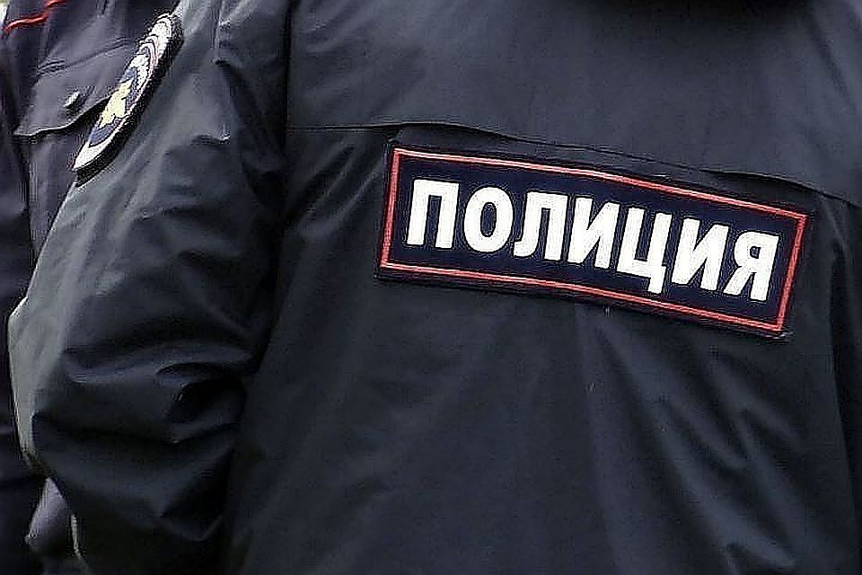 Полицейский, превысив должностные полномочия, "помог" преступникам избежать наказания