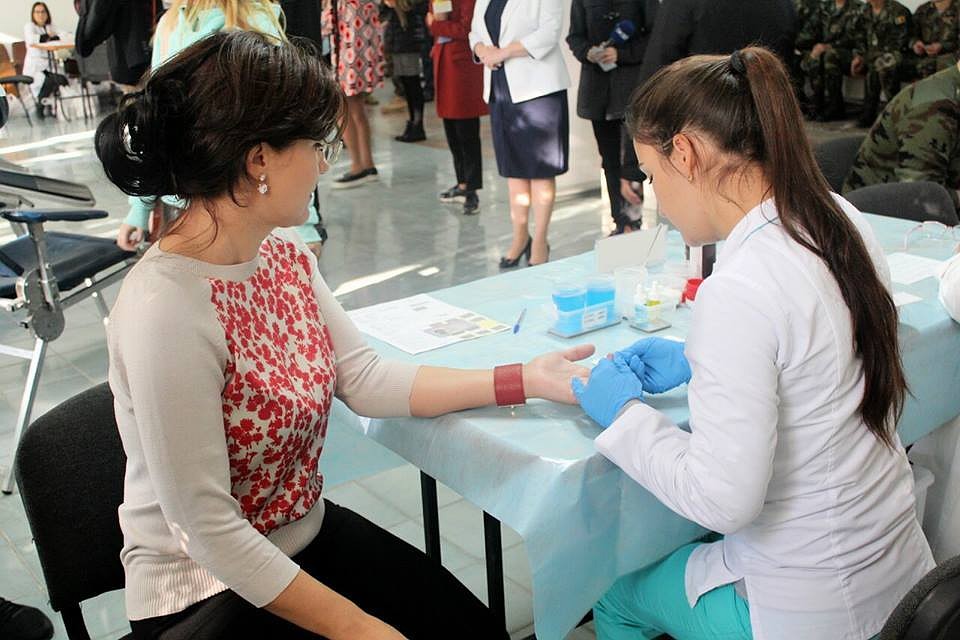 Сильвия Раду сдала кровь для спасения людей.