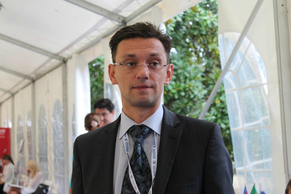 Валентин Отрошко.