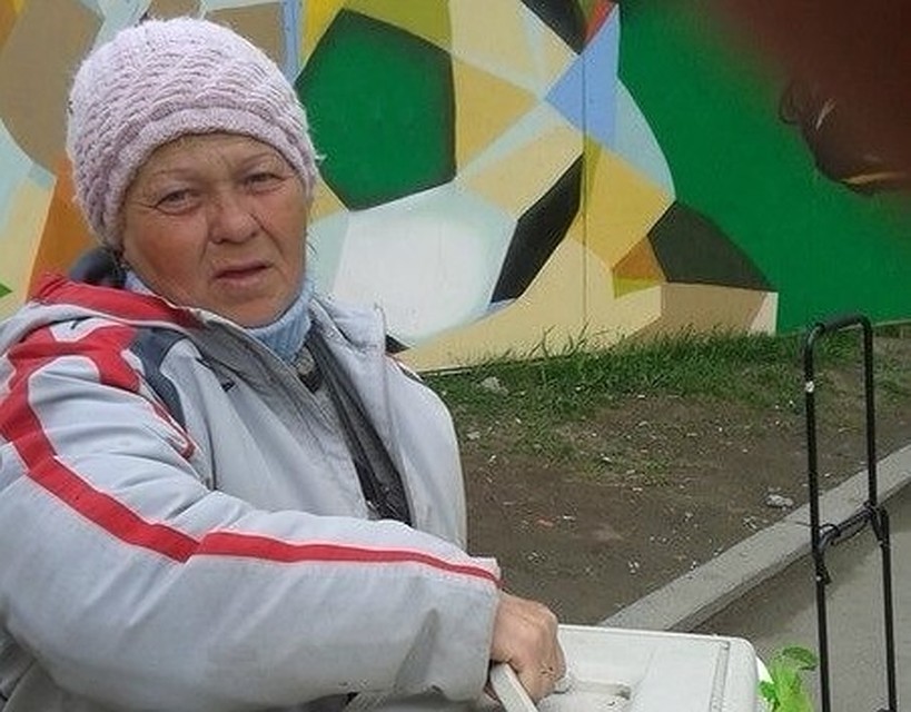 Женщина занимается "бизнесом" в людных местах. Фото: предоставлено Марией Кочериной
