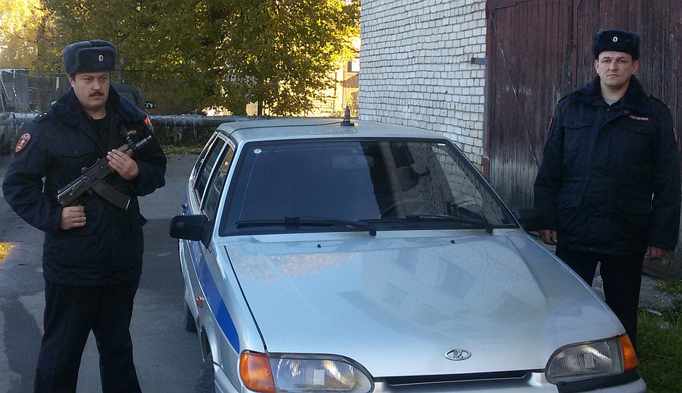 Росгвардейцы заметили девочку на одном из перекрестков в городе. Фото: Росгвардия Тверь