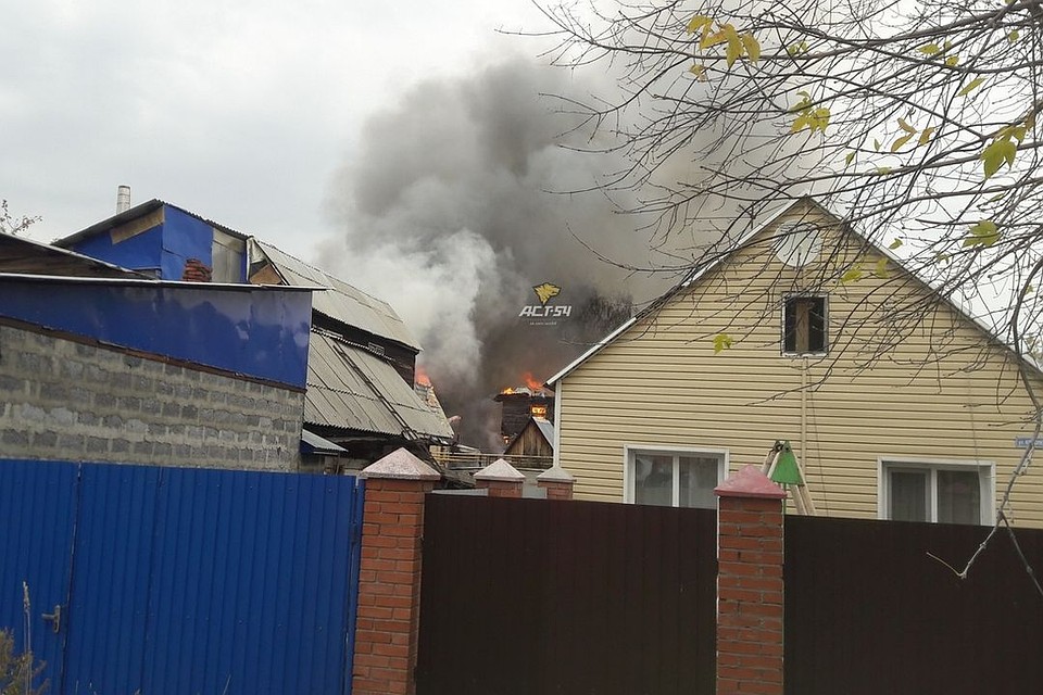 Пожар произошел в Октябрьском районе.