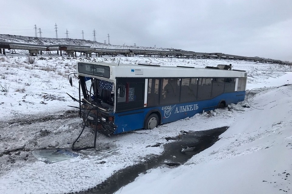 В Норильске в аварии с автобусом погиб водитель и пострадали 10 пассажиров. Фото: ГИБДД края