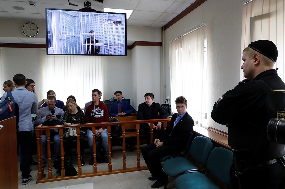 Суд оставил братьев Кокориных и Мамаева под стражей на два месяца
