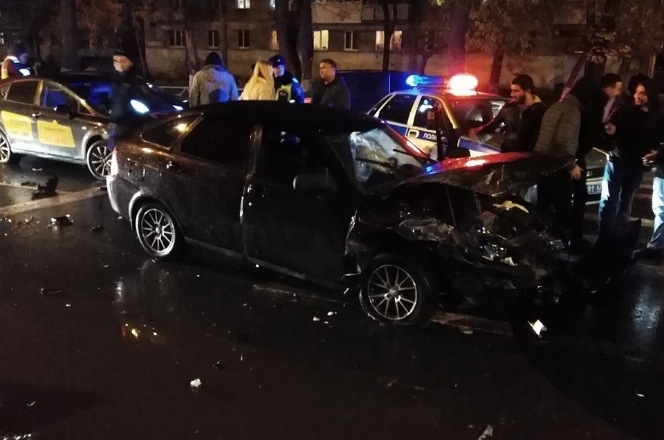 В Самаре пьяный водитель устроил массовое ДТП