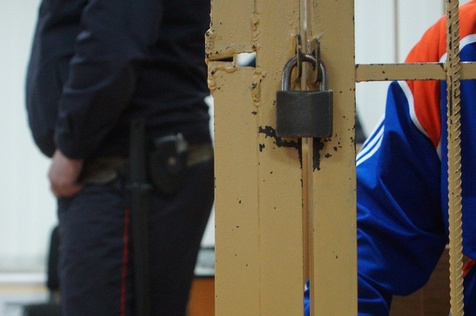 Пьяный сахалинец нагло угрожал полицейскому топором