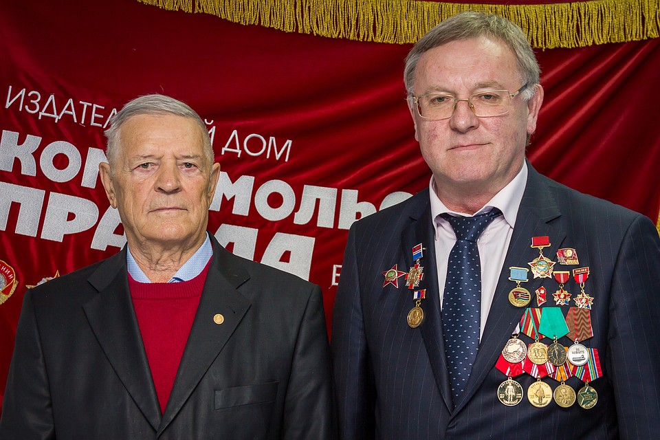 Владимир Воронов- секретарь горкома ВЛКСМ. 1084-1985 г. - советник ЦК ВЛКСМ в Афганистане, Анатолий Жданович - первый командир целинного студенческого отряда , сформированного Свердловским обкомом комсомола