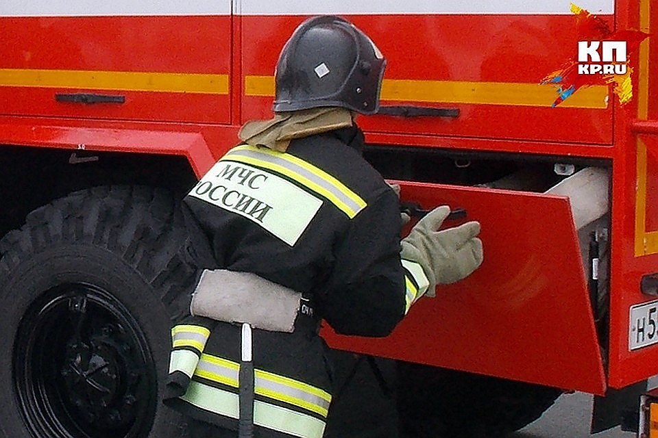 В Орловской области из горящей квартиры спасли 19-летнего парня