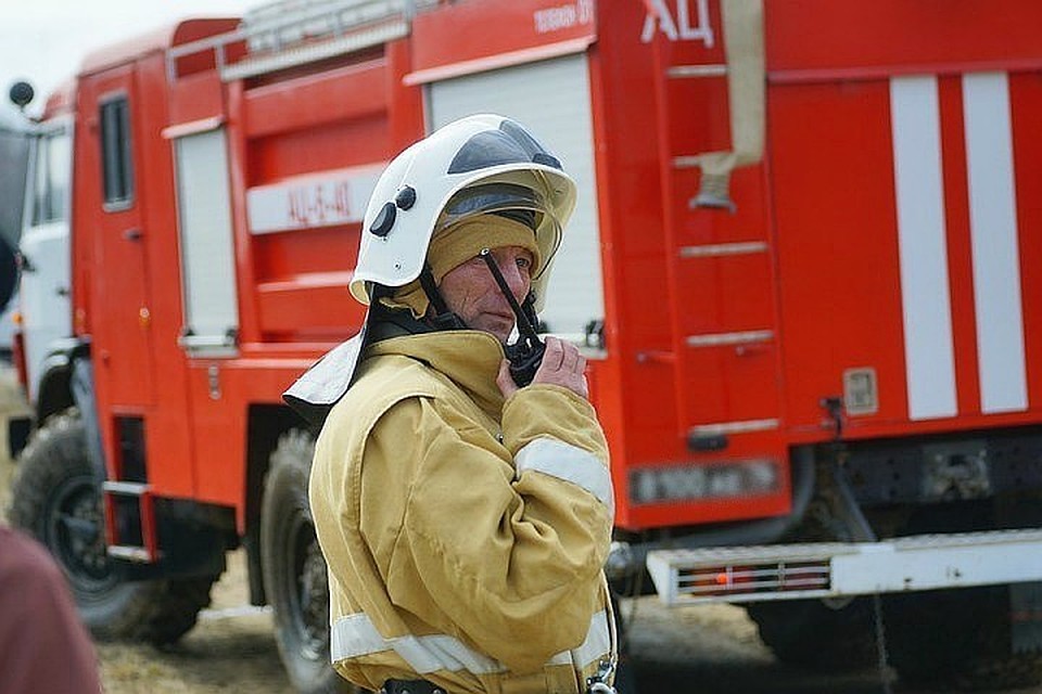 В Армавире загорелся дом