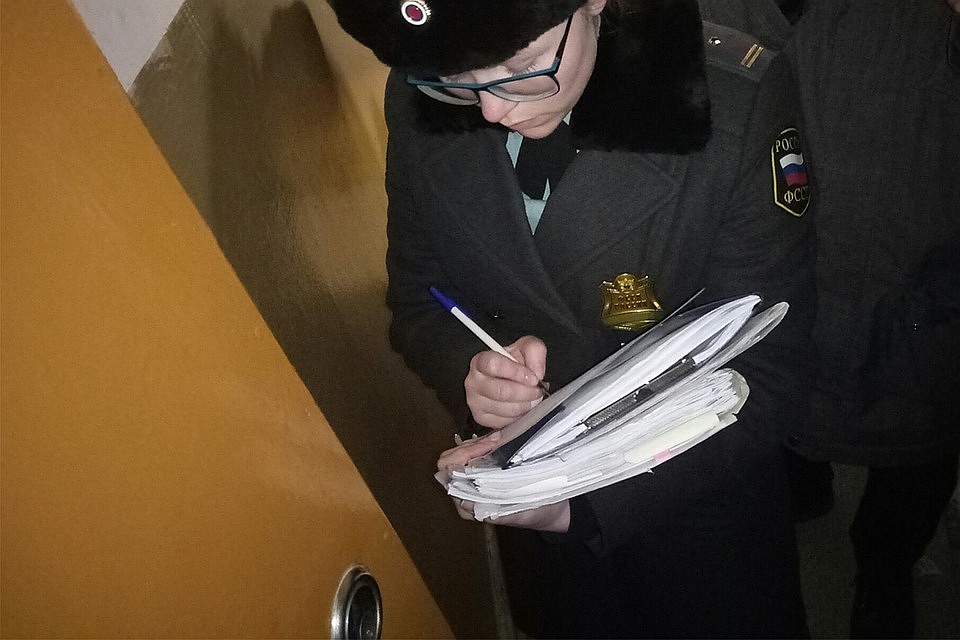Судебные приставы нашли дочь должницы