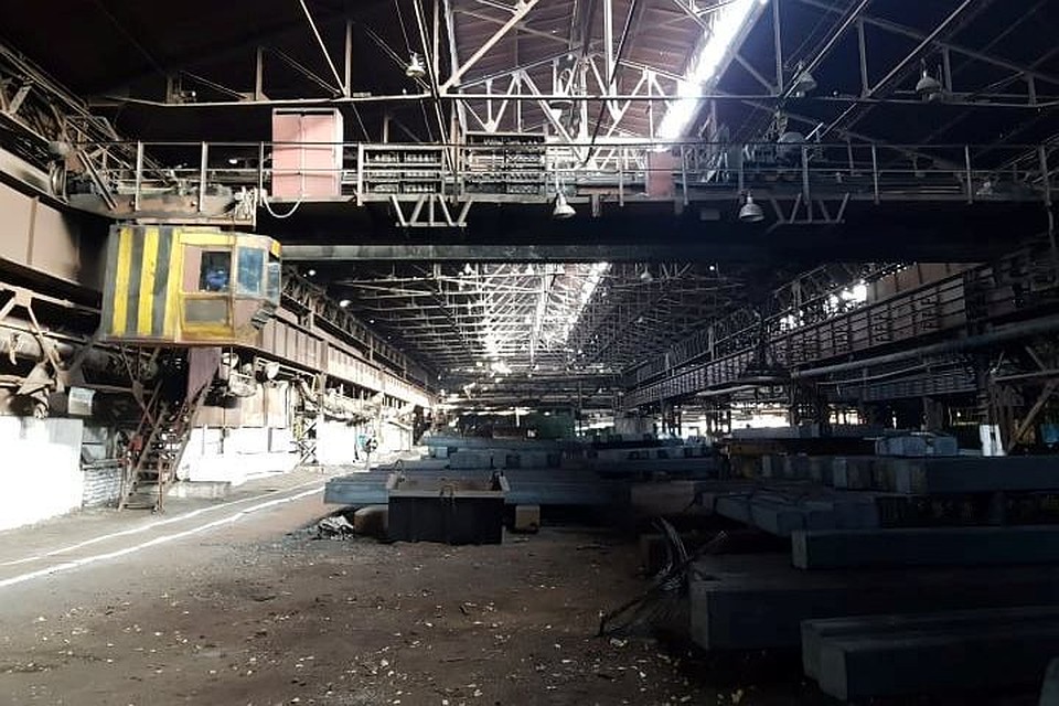 Рабочие "Красного Октября"вышли на смену, но производство остановлено.