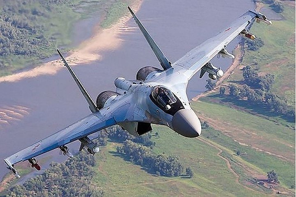 Истребитель Су-35