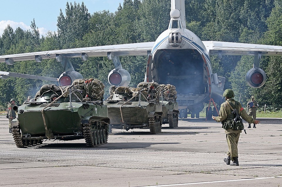 Российскую базу усилили в Таджикистане из-за угрозы теракта