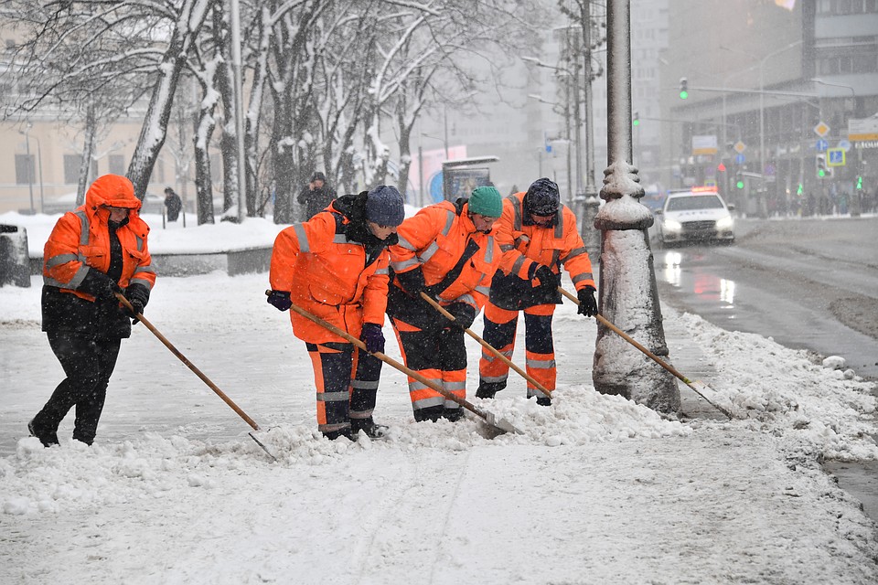 В Омске за выходные дорожники вывезли из города больше 3 тысяч кубов снега