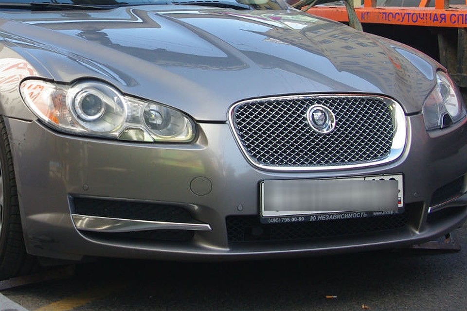 Угнанный люксовый седан Jaguar XF нашли в Иркутске