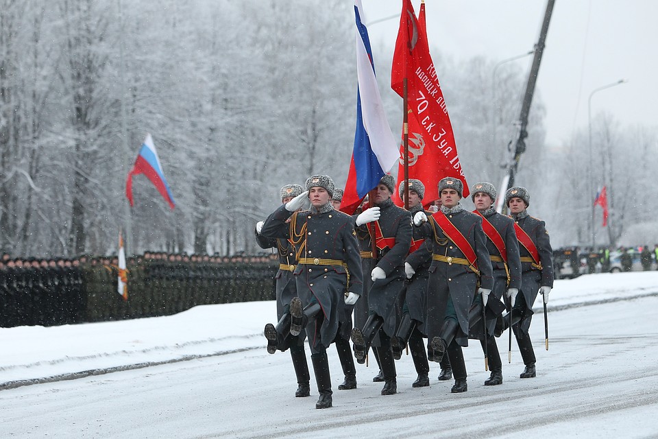 К 75-летию полного освобождения Ленинграда от блокады в городе готовят парад на Дворцовой площади.