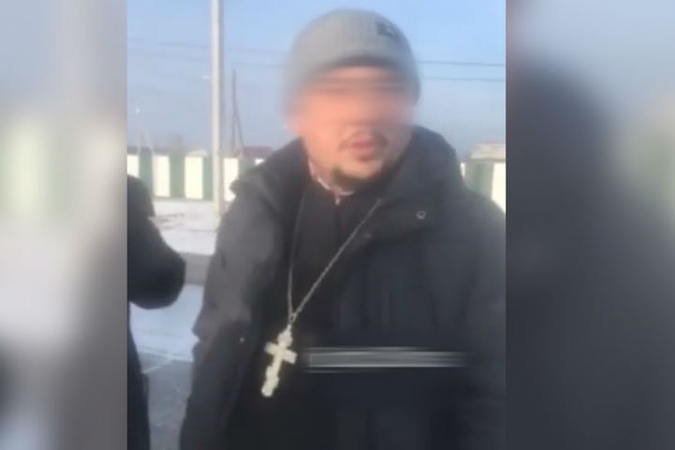 Батюшка сразу после ДТП. Фото: группа "ДТП 38RUS".