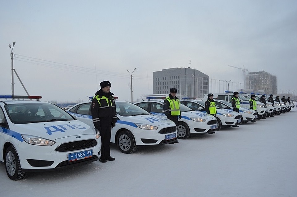 Ямальским полицейским вручили 16 новых служебных автомобилей Фото: Госавтоинспекция Ямала