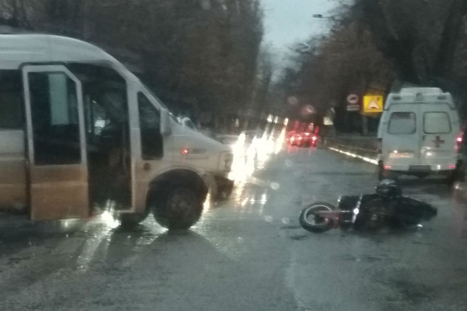 На перекрестке улиц Пролетарская и Шмидта произошла авария