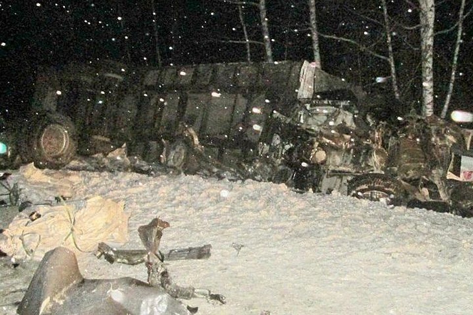 После аварии грузовик опрокинулся. Фото: пресс-служба ГУ МВД по Челябинской области