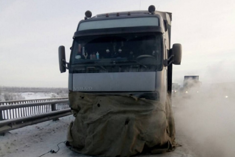 В Югре из-за крепких морозов на трассах глохнут автомобили Фото: 86.мвд.рф