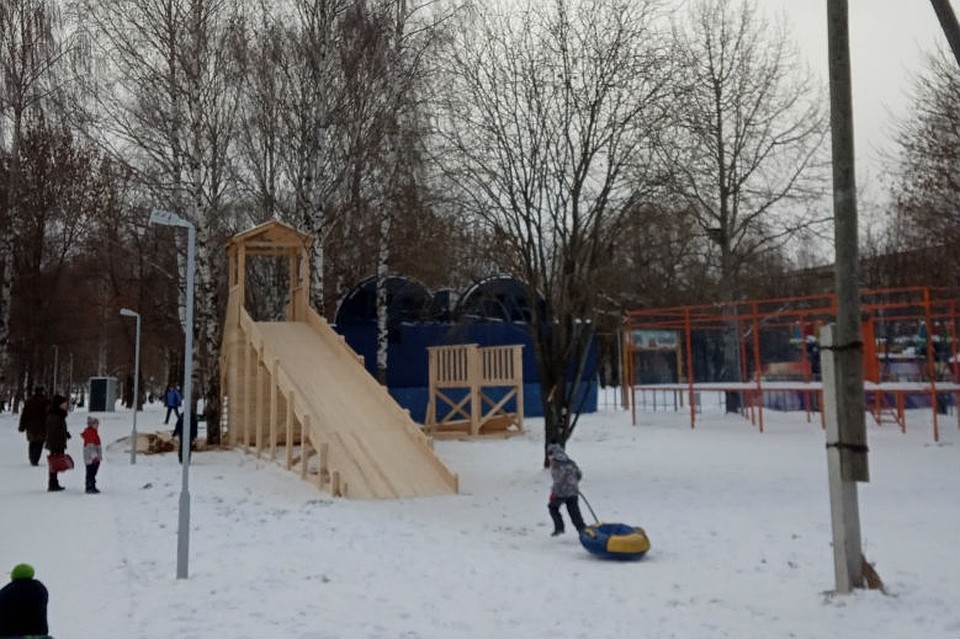 Новый зимний аттракцион возводит один из местных предпринимателей. Фото: vk.com/zlo43