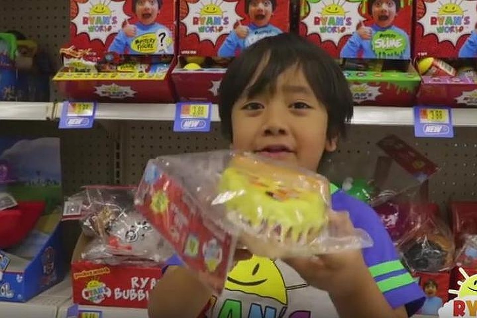Автор YouTube-канала Ryan ToysReview – семилетний мальчик из США по имени Райан. Фото: кадр с видео