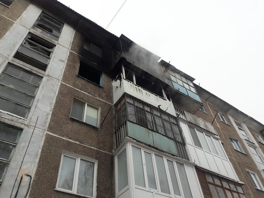 При пожаре в Омске на Заозерной спасли омича