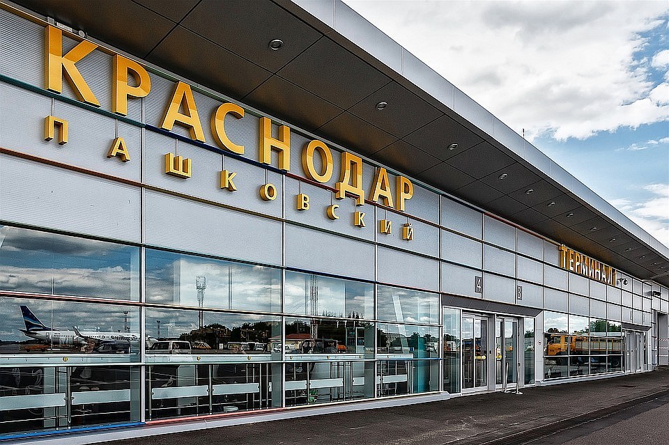 Самолет благополучно сел в аэропорту Пашковский
