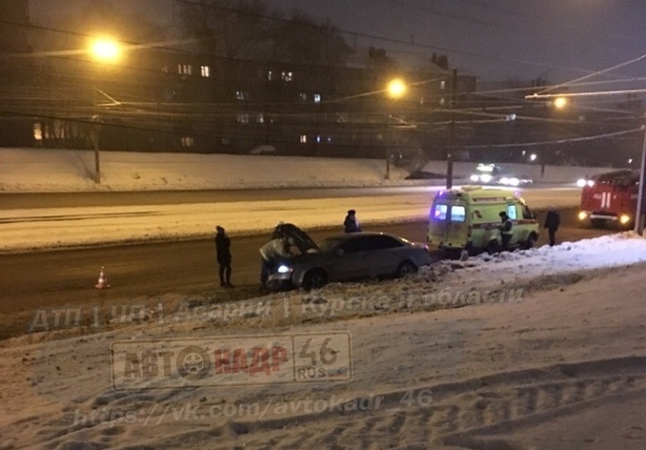 Водитель легковушки получил травмы