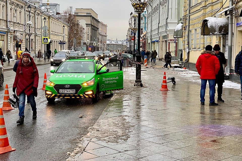 ДТП, которое устроил таксист в Москве, привело к проверке всего таксопарка. ФОТО: очевидец событий