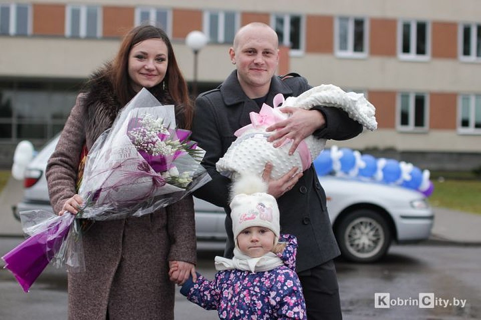 Дочь капитана погранзаставы с младенчества будет знать, как звучит военный оркестр. Фото: kobrincity.by