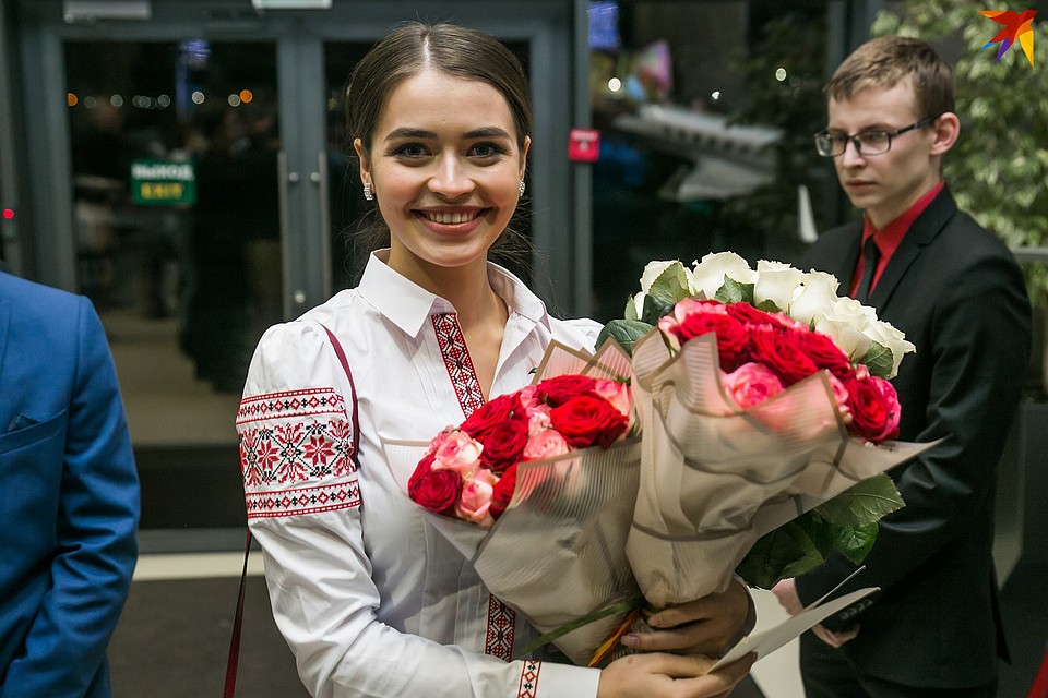 «Комсомолка» встретила Машу вместе с ее родными и друзьями в аэропорту.