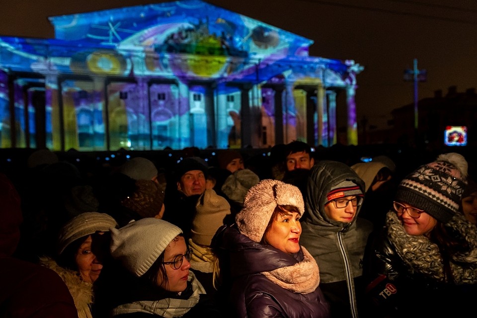 Фестиваль огня и света в Петербурге 7 и 8 января 2019: самые яркие кадры