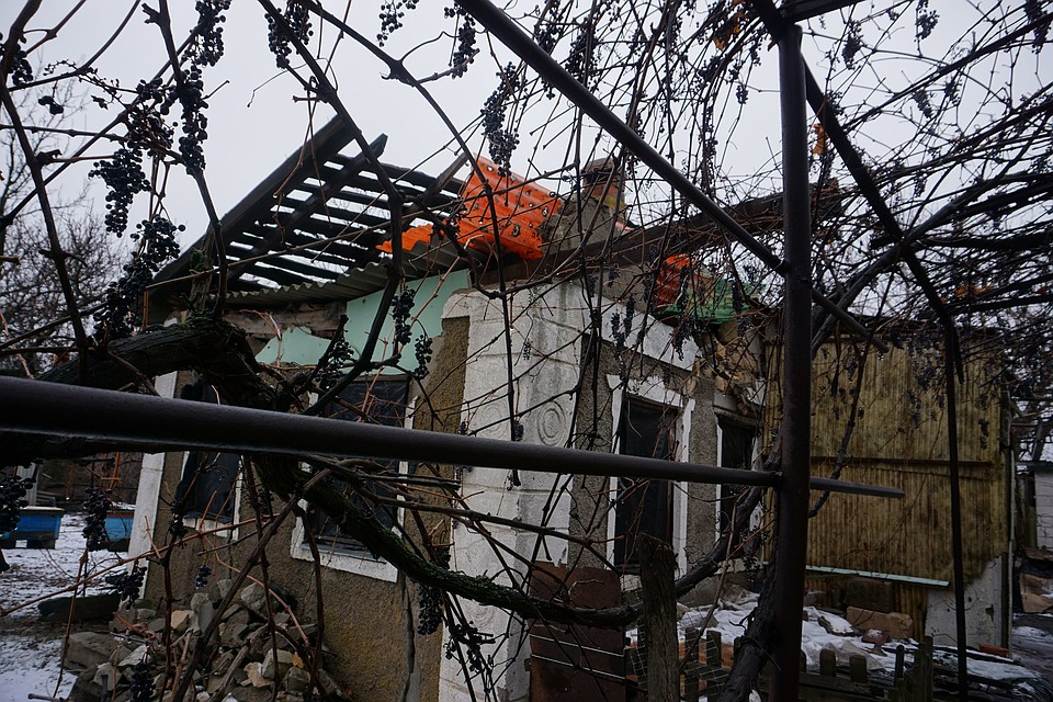 Обстрелы мирных городов и сел Донбасса не прекращаются.