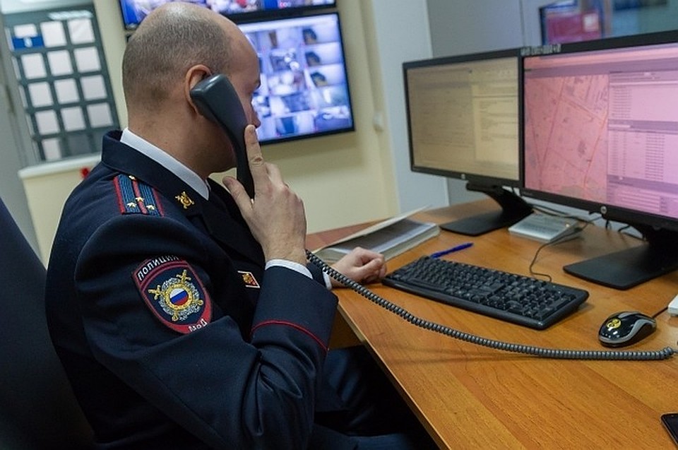 Ночной незваный гость стащил у пожилой хабаровчанки музыкальный центр и алюминиевый бак
