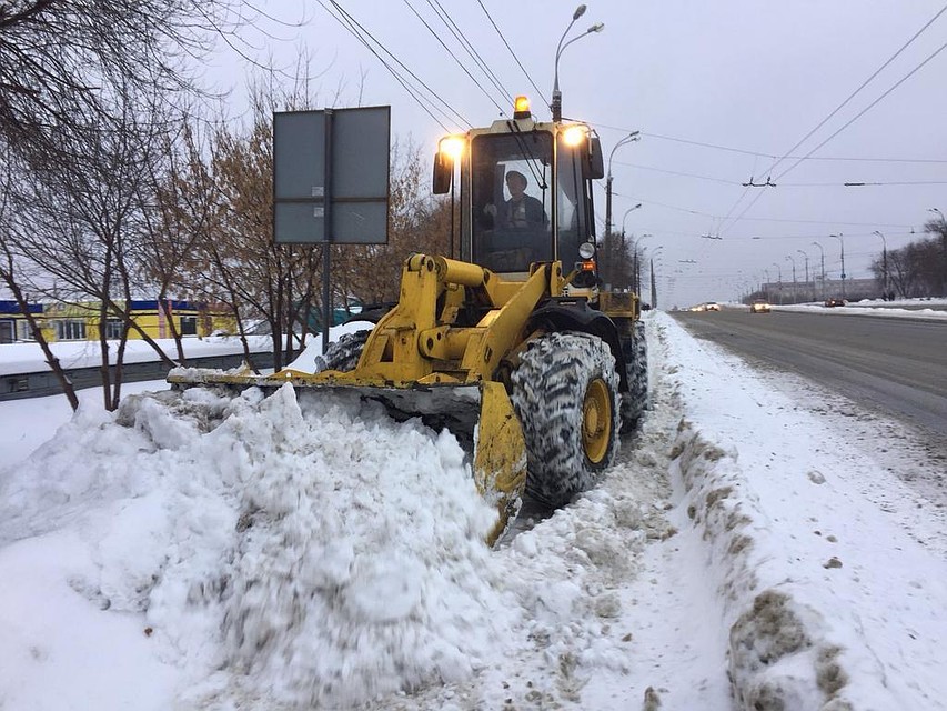 Привлечено более 300 единиц техники — самосвалы, погрузчики, грейдеры