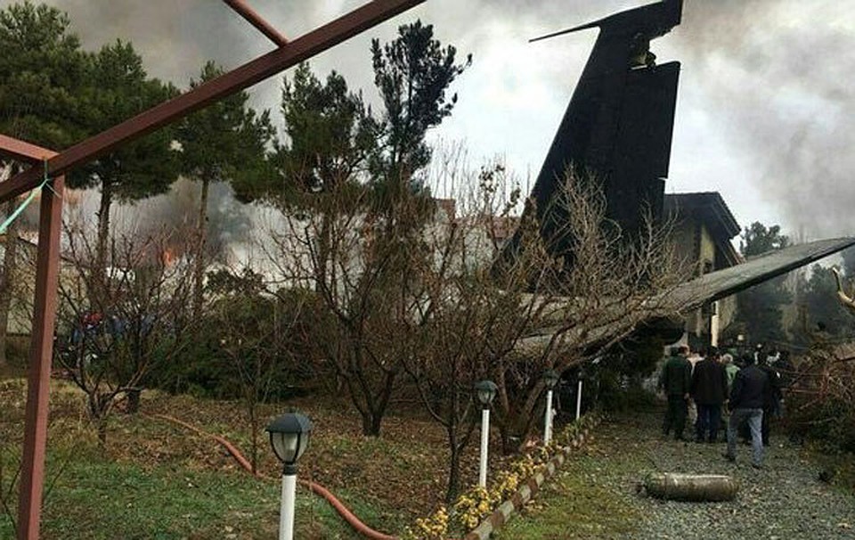 По последним данным, в авиакатастрофе погибли 15 человек.