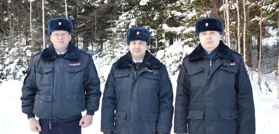 Полицейские спасли большую семью от страшной смерти